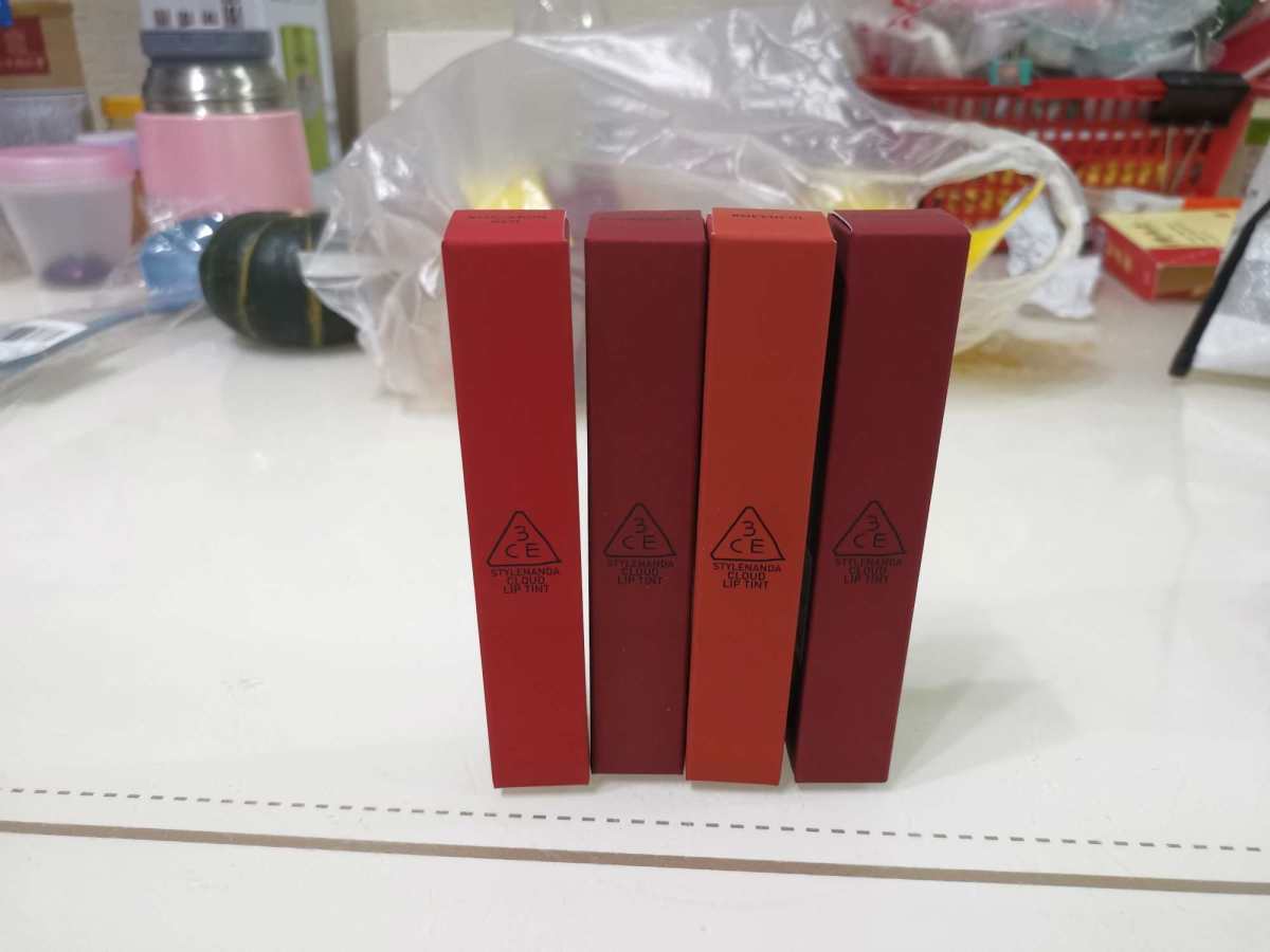 海淘开箱记—3CE云朵唇釉 在3CE买一送一活动的最后一天，