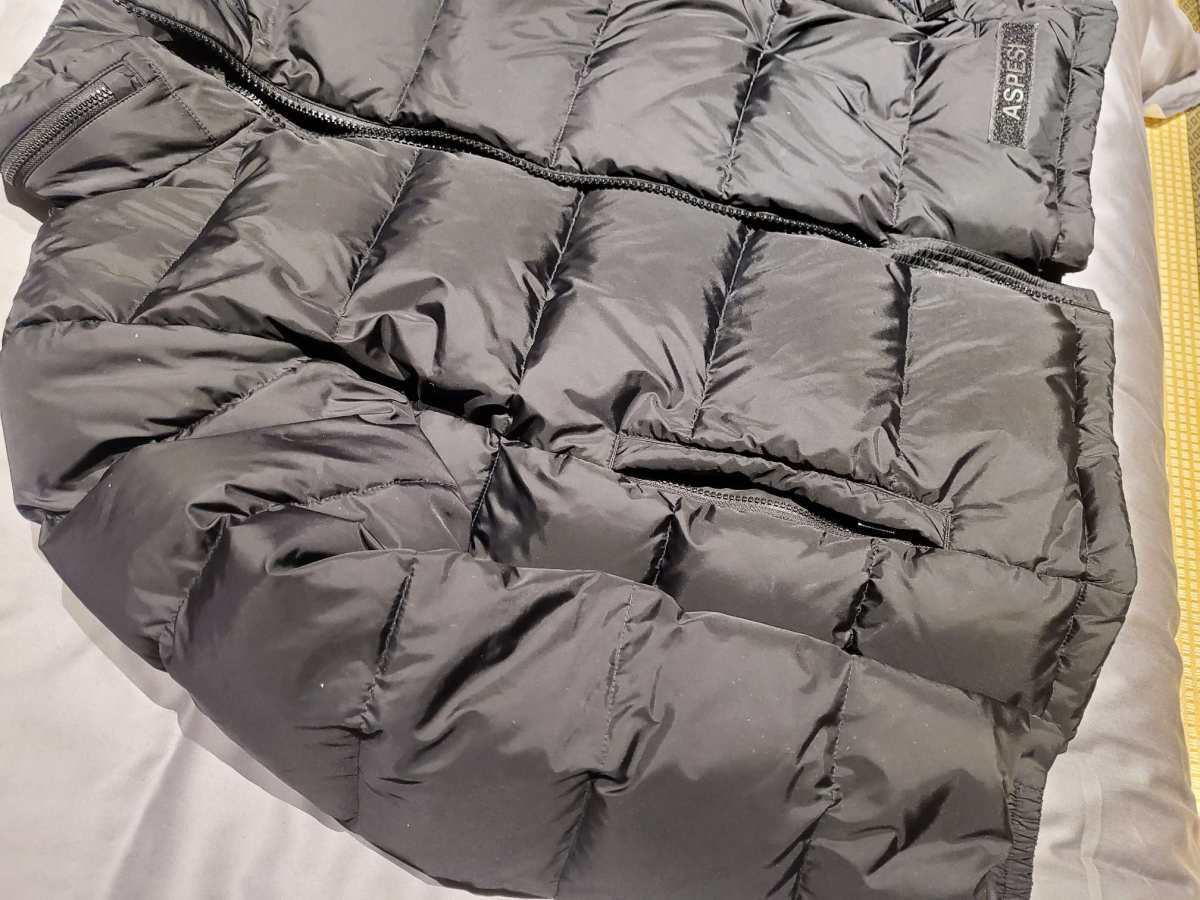 海淘第二单 中国香港🇭🇰转运 发发奇中意的羽绒服，寄国内