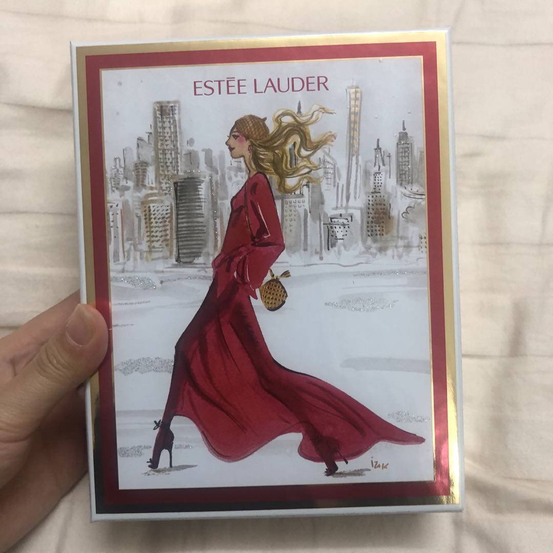 新春晒单，黑五时候买的雅诗兰黛套装  我觉得74.9刀这个套