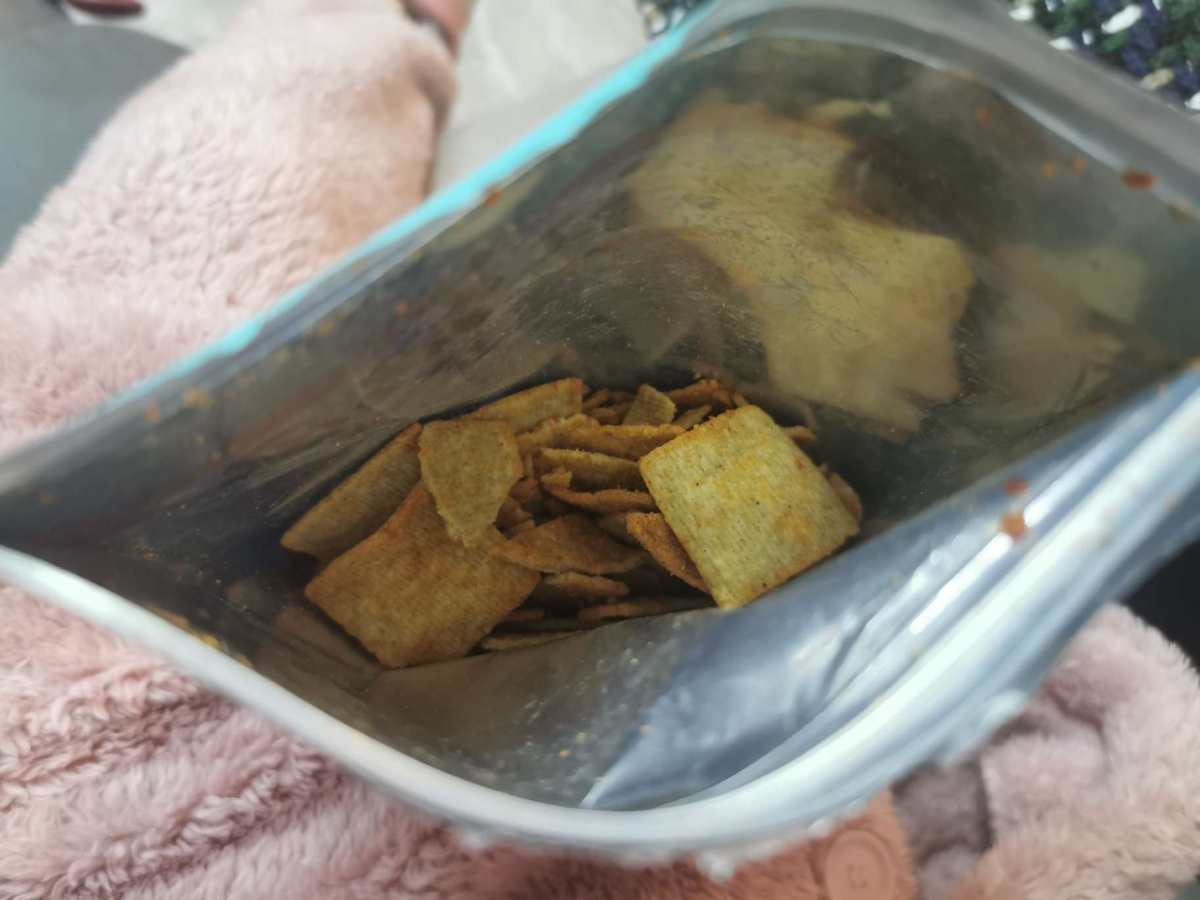 #春节年货清单#手工锅巴 这款锅巴是我朋友**给我们吃的，当