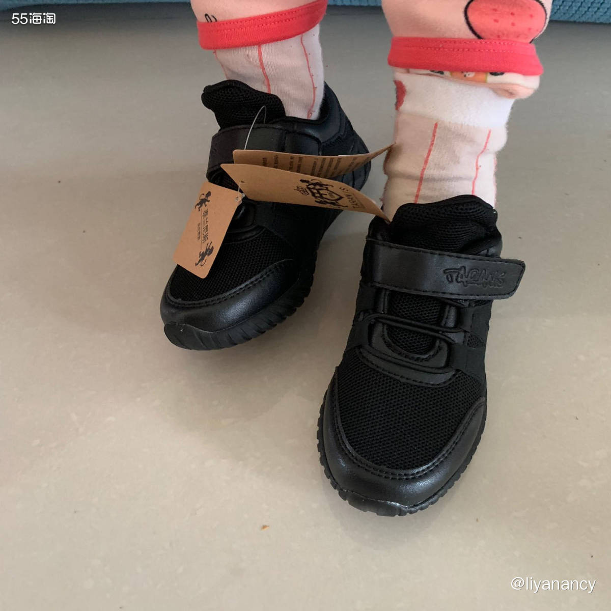 小朋友的新鞋子  ✨过年的仪式感就是要穿新衣服新鞋子呀，之前