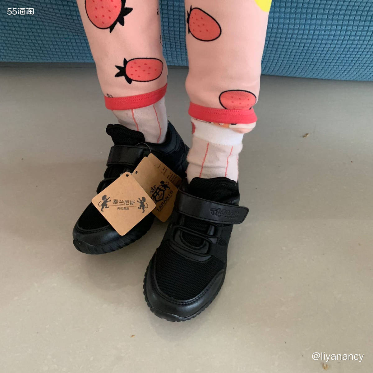 小朋友的新鞋子  ✨过年的仪式感就是要穿新衣服新鞋子呀，之前