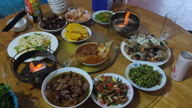 ＃我家年夜饭          年夜饭吃完啦，今年因为我老公