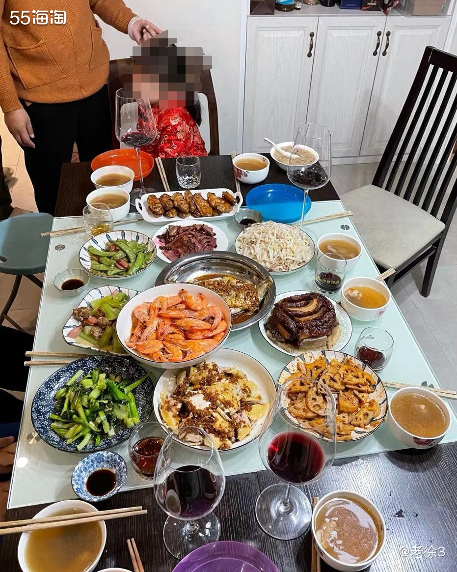我家年夜饭#团聚，喜乐  🌟前几年的年夜饭都是出去饭店订的