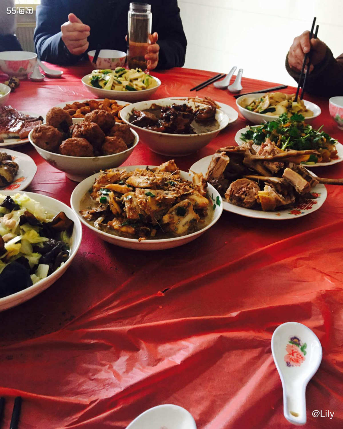 #我家年夜饭# 今年是特殊的一年，家里人有些在外地过年，相对