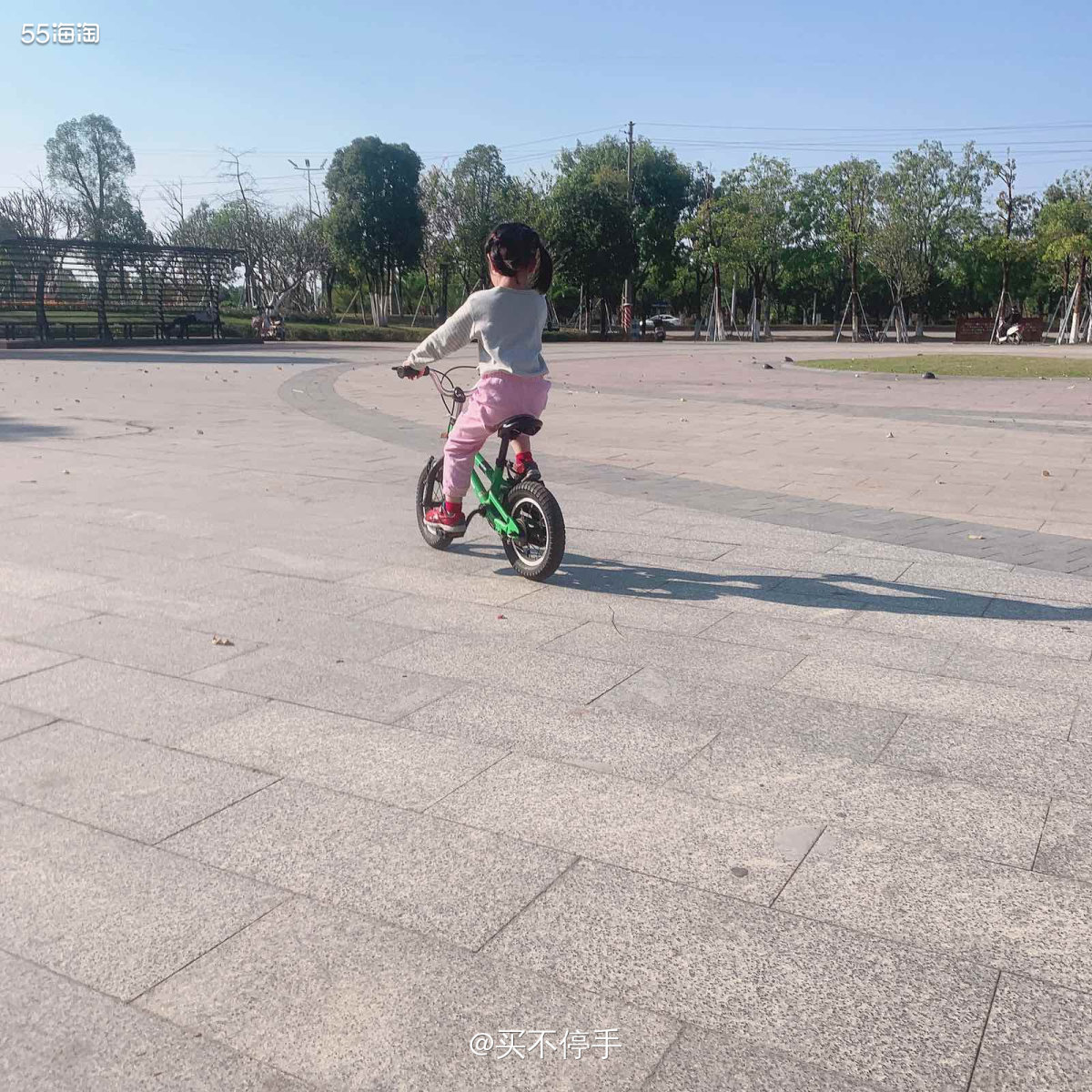 #宅家不无聊#带娃户外活动-骑单车 🌟今天娃儿一直吵着要我