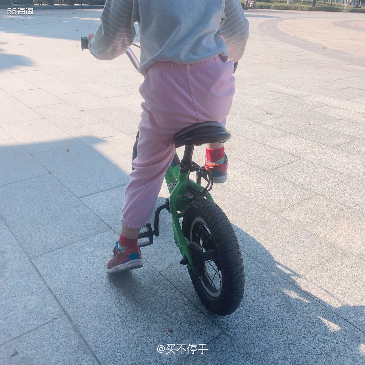 #宅家不无聊#带娃户外活动-骑单车 🌟今天娃儿一直吵着要我