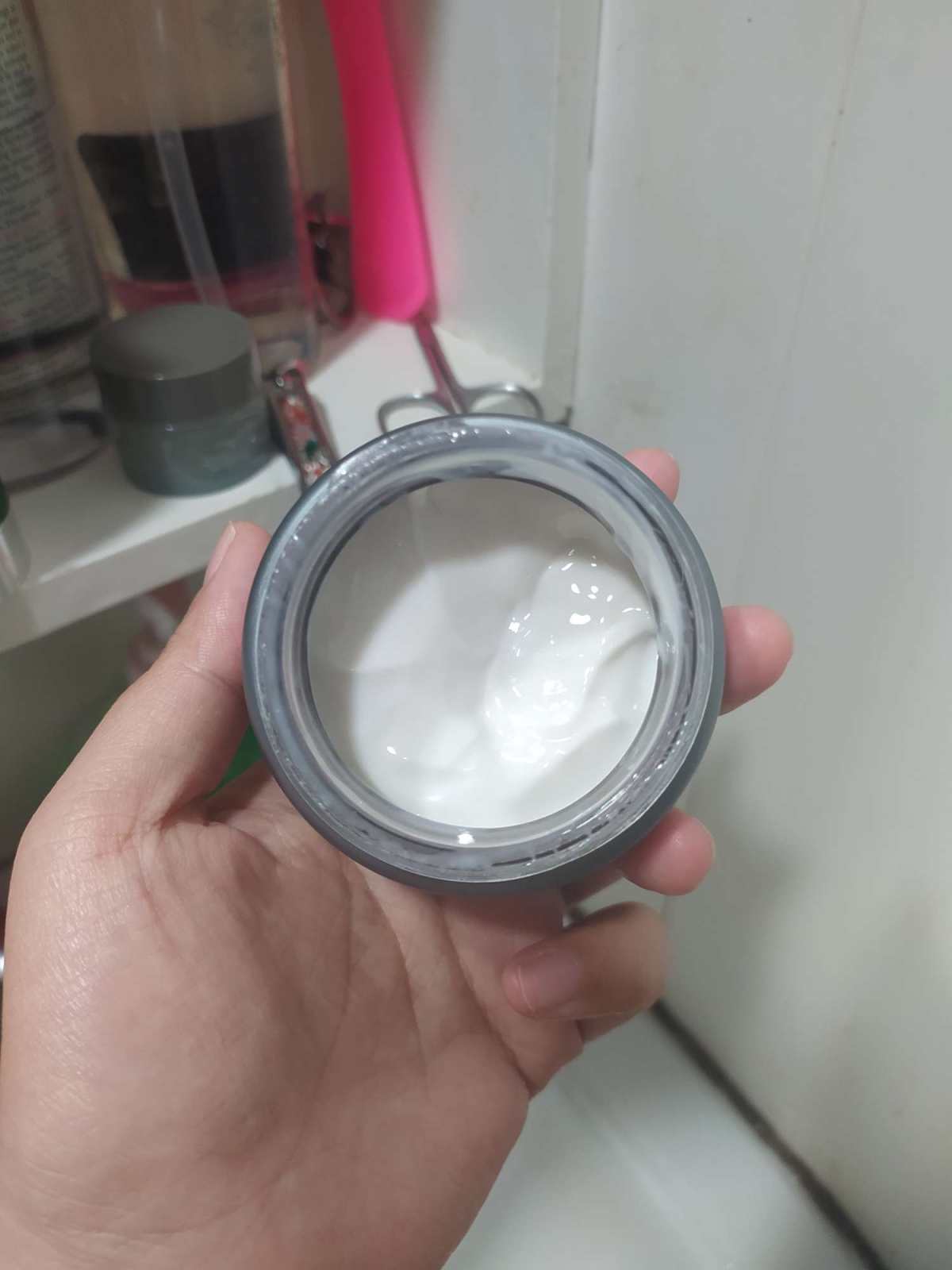 ✨宅家不无聊--敷面膜  今天敷的面膜是朵梵深海翡翠精华面膜