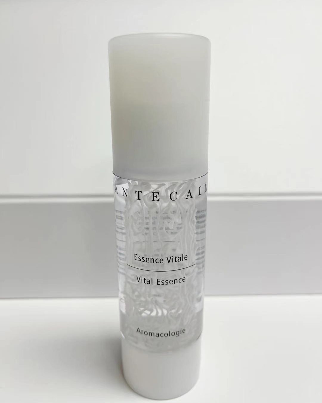 Chantecaille香缇卡精华  很润的触感，全脸仅用2