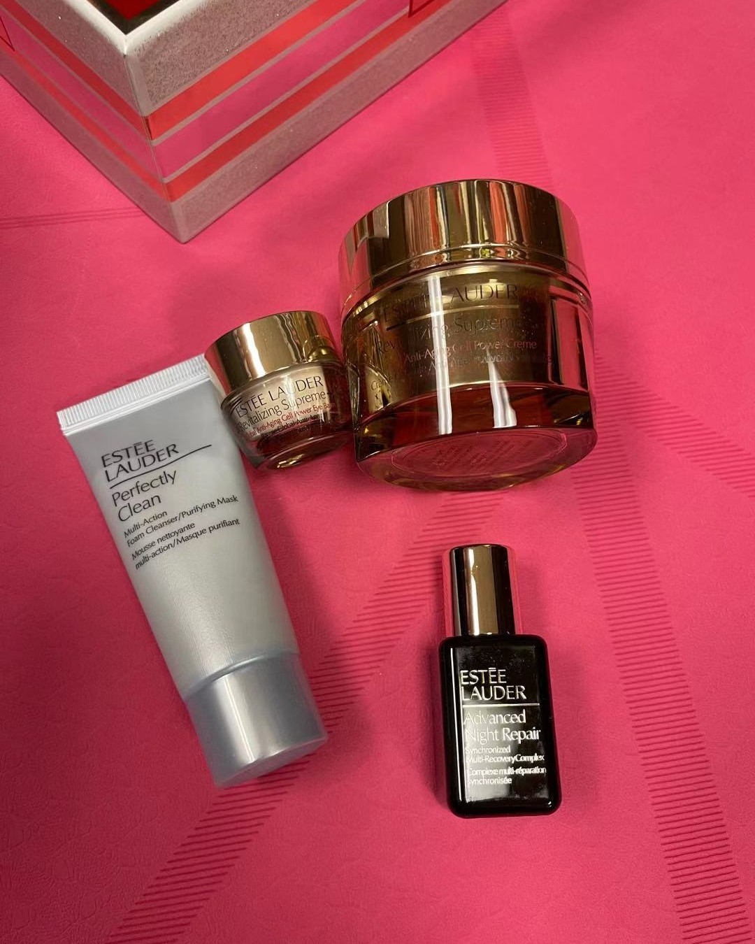 最划算的套装之一  2020年雅诗兰黛智妍限量版套盒包含: 