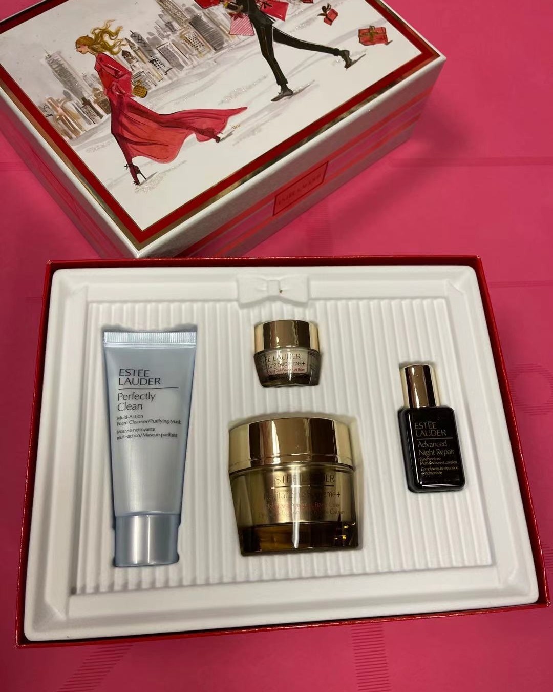 最划算的套装之一  2020年雅诗兰黛智妍限量版套盒包含: 