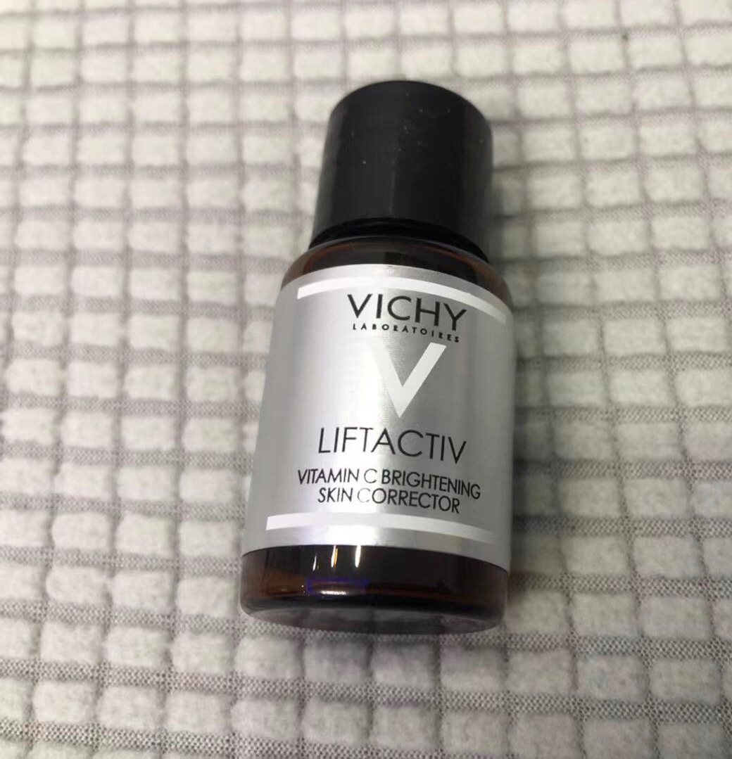 薇姿维C精华 💗薇姿维C精华，它是个🔅日用的精华，能帮我