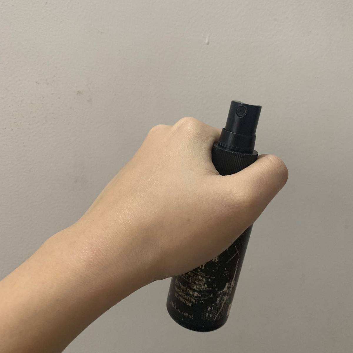 【开价定妆：nyx定妆喷雾】   nyx相信大家都比较熟悉，
