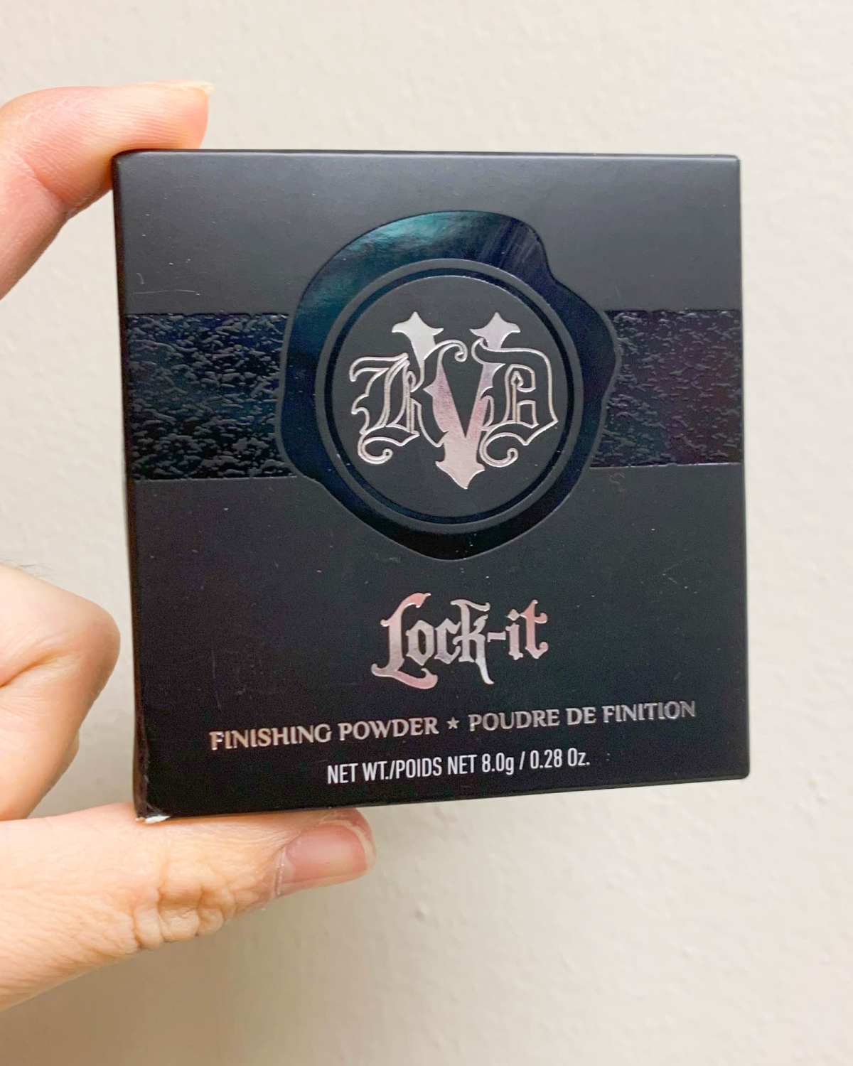 海淘开箱：Kat Von D KVD哑光控油定妆蜜粉饼 自带