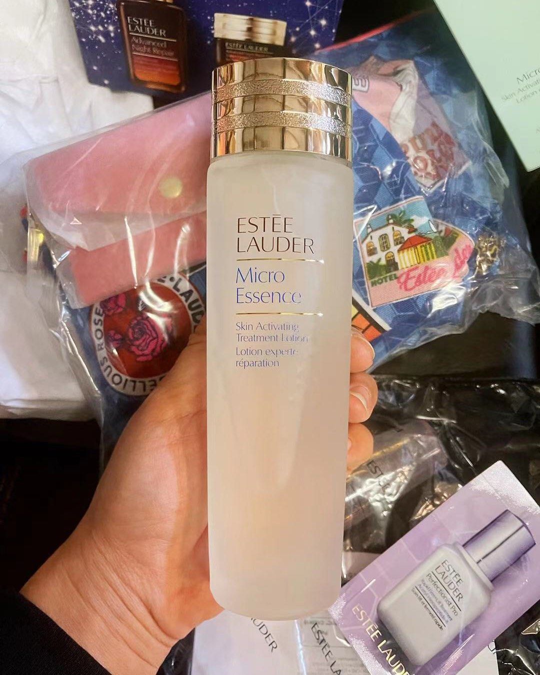 高能小棕瓶痘痘闭口  肤质:干皮，肌，痘痘肌。  李佳琪同款
