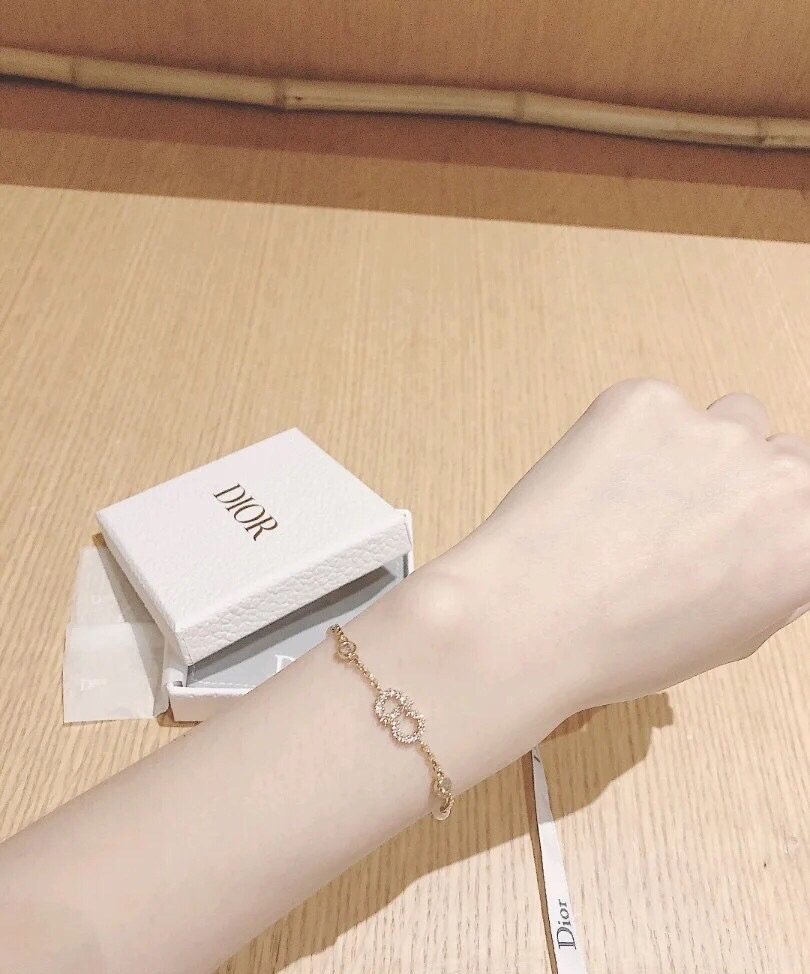 🌟上手超好看的Dior仙女手链 买它‼️ 看见这个手链那一
