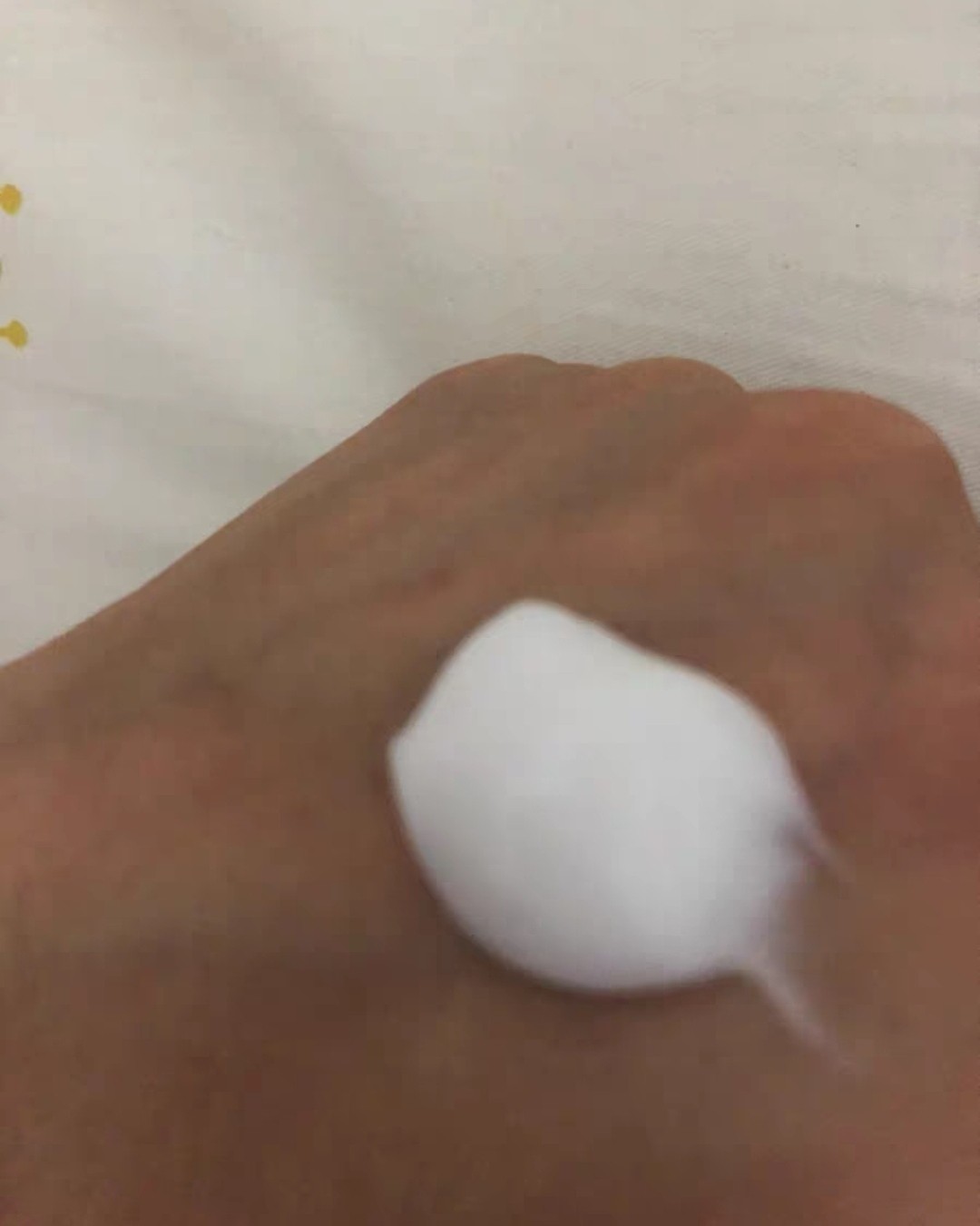 新春晒单挑战---曼秀雷敦护甲润手霜 曼秀雷敦护甲润手霜，含
