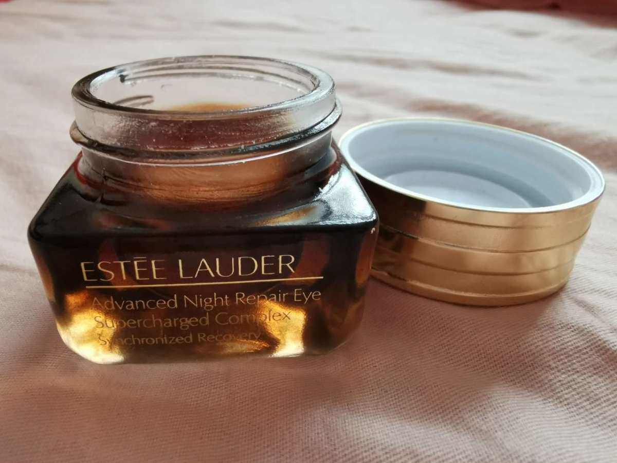 新春晒单挑战之 空瓶了的雅诗兰黛ANR 眼霜  不是很开心，