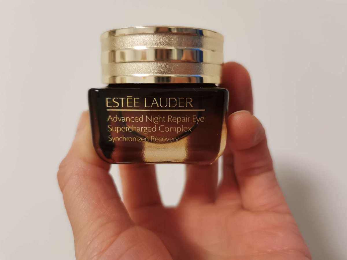 新春晒单挑战之 空瓶了的雅诗兰黛ANR 眼霜  不是很开心，