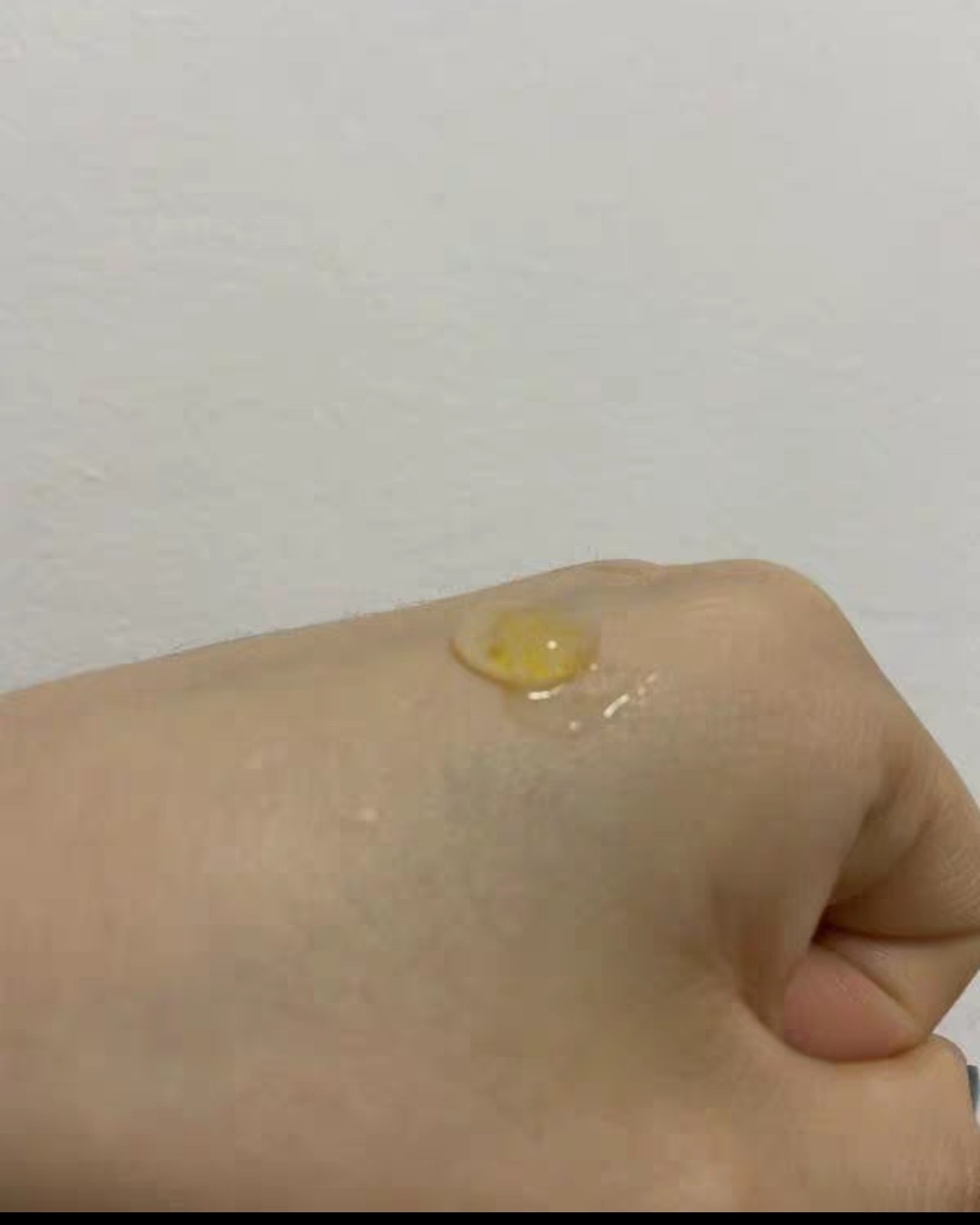 新春晒单挑战---欧舒丹微囊眼部肌底精华      这款精华