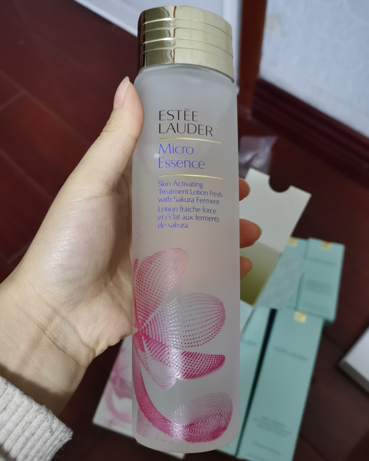 美国雅诗兰黛樱花水 多年来，我一直是sk2神仙水的忠实粉丝，