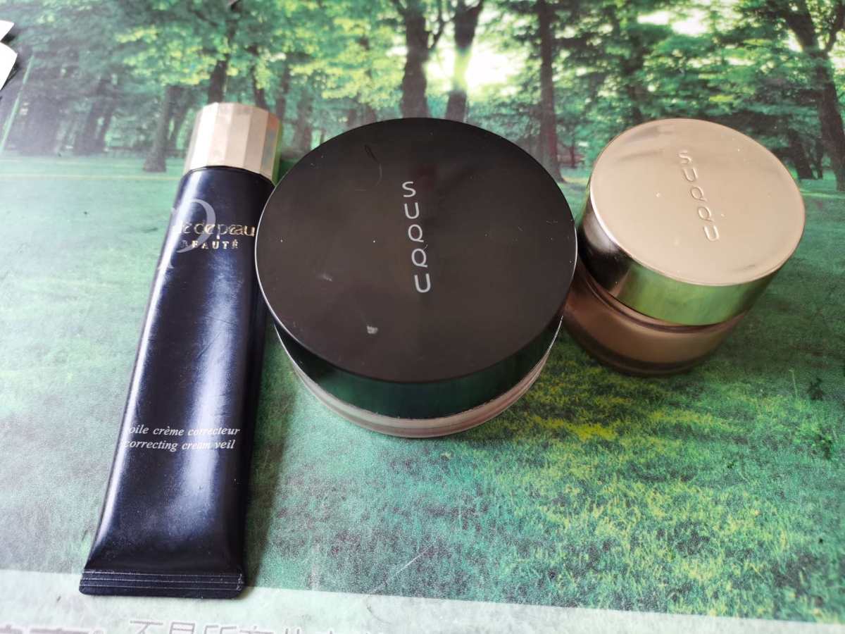 suqqu丝柔蜜粉  实在太爱SUQQU的粉底，很适合我混油