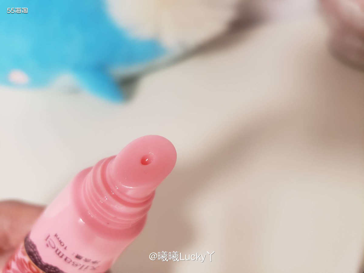 面膜打卡挑战✔ 玻璃唇润唇精华油  ♛最近上火，嘴角也烂了。