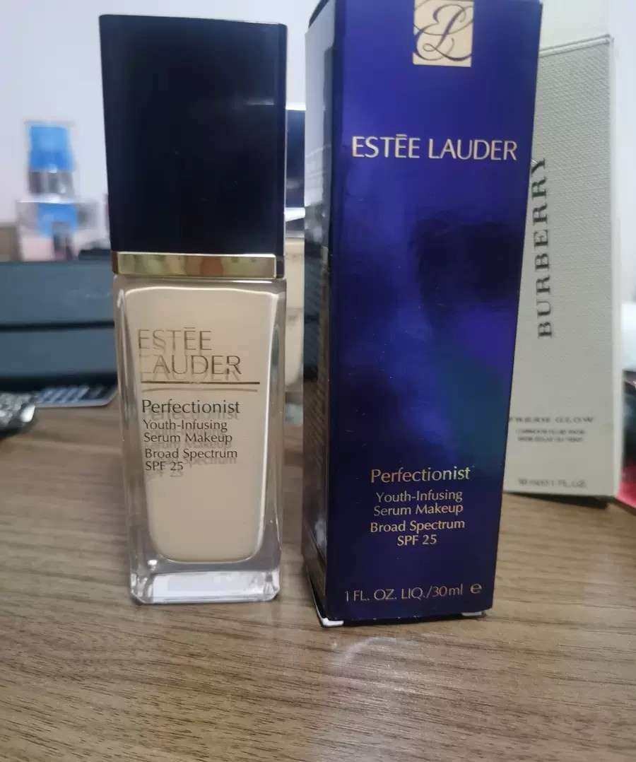 粉底液篇(一)雅诗兰黛沁水粉底液   先写沁水粉底液吧，我的