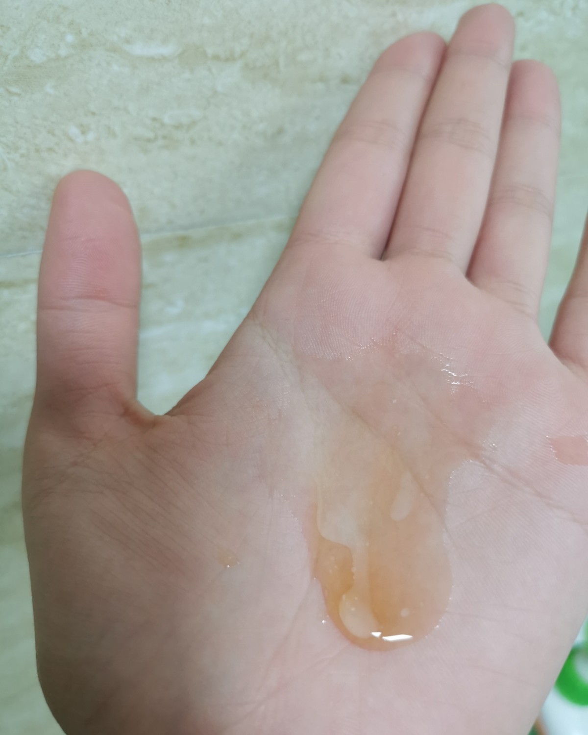 今天来pick一下娇韵诗双萃精华👀  🌟功效：收缩毛孔、