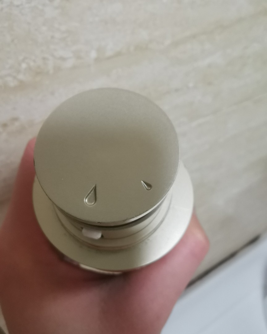 今天来pick一下娇韵诗双萃精华👀  🌟功效：收缩毛孔、