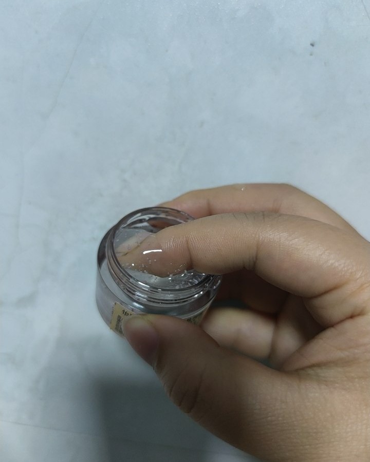 怡丽丝尔睡眠面膜 睡眠面膜小样是之前柜姐送的，有效期到202