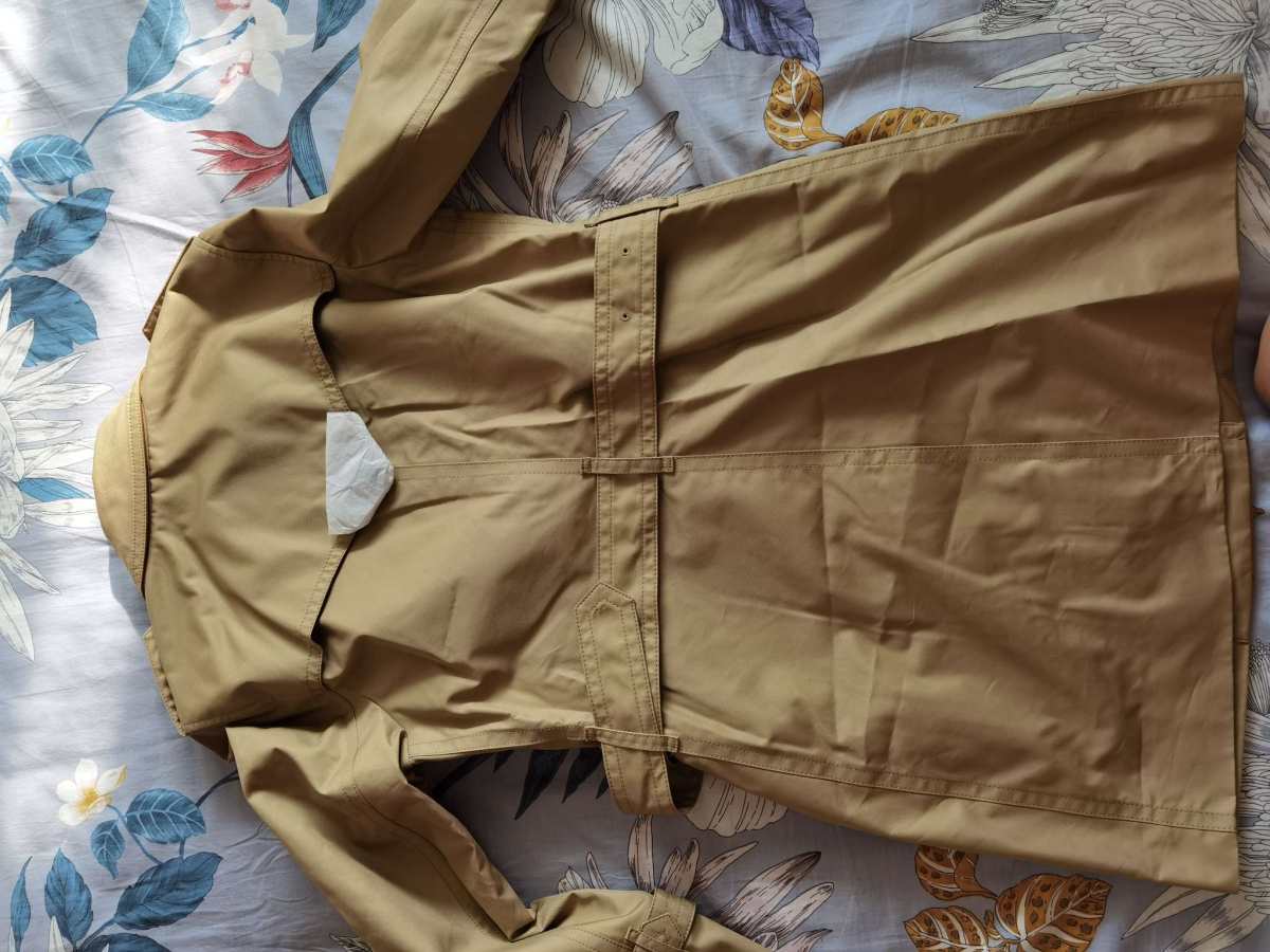 coach风衣M码全新仅试穿，本人身高172，体重135，肩