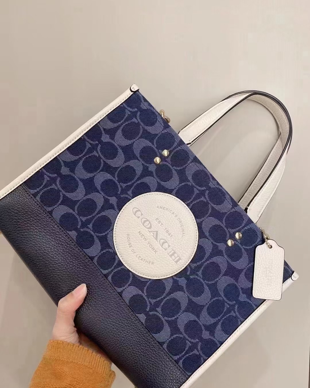 发货了呢🇺🇸折扣预订 Coach奥莱新款Dempsey 