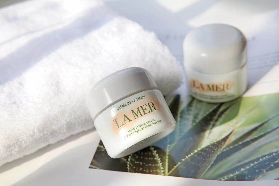 Lamer海蓝之迷的面霜算是很多女孩子心中的贵妇面霜白月光吧