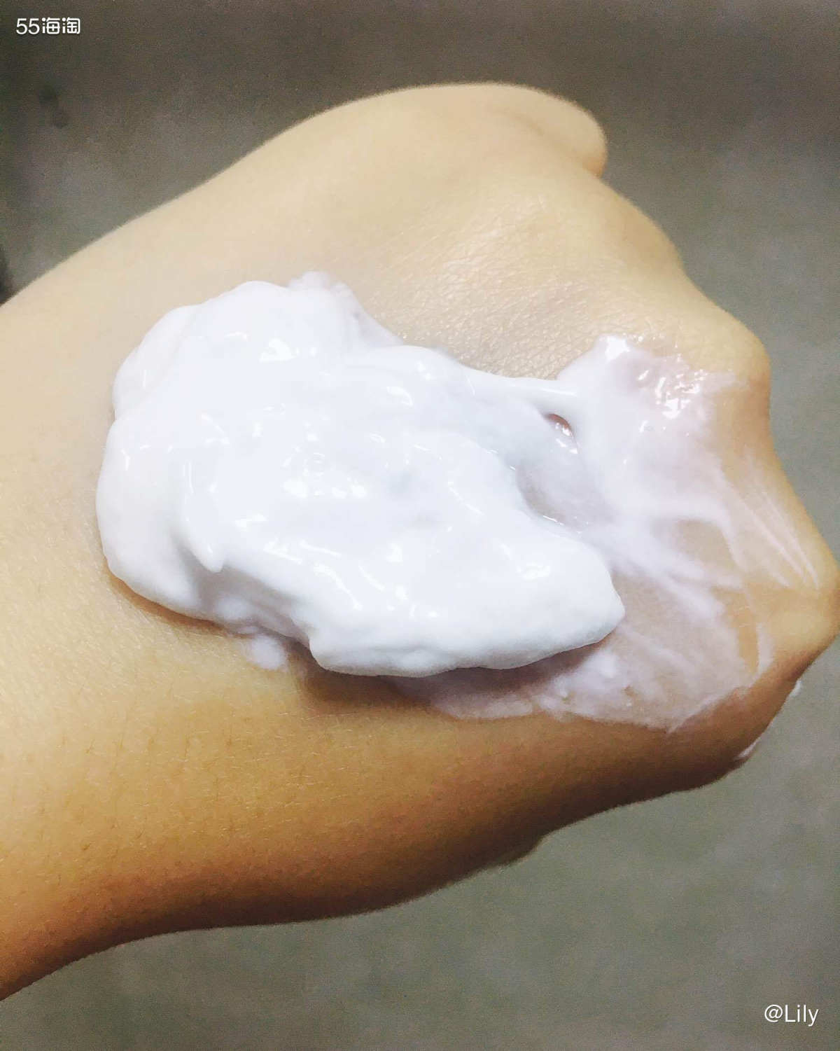 Day 4  雅漾舒缓特护密集滋养面膜 雅漾的这款面膜同样是
