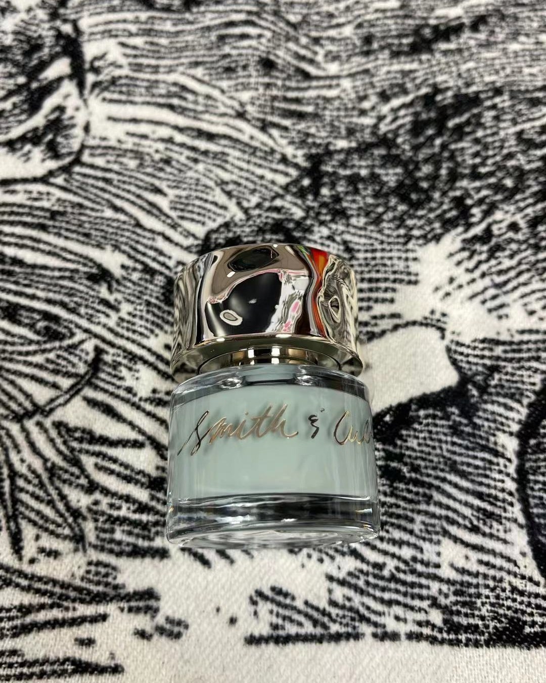 高级显白的指甲油 大爱呀～  妈呀 这个颜色真的太绝了100