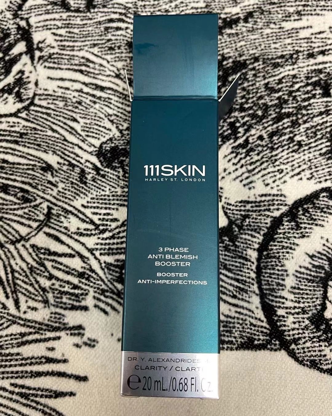 超级好用的一款祛痘王者精华  首先我介绍一下，我不是痘皮肌，