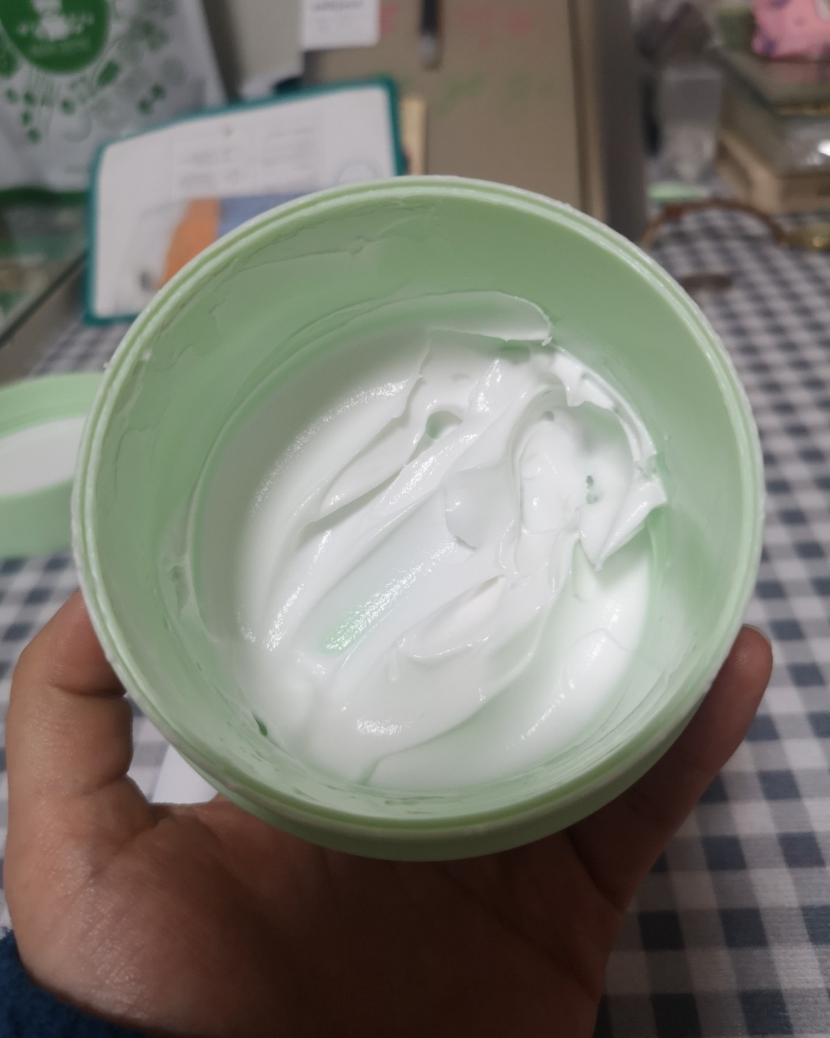 🌟第一天～ 🌈 日本复活草面膜～主打补水保湿，淡化色**