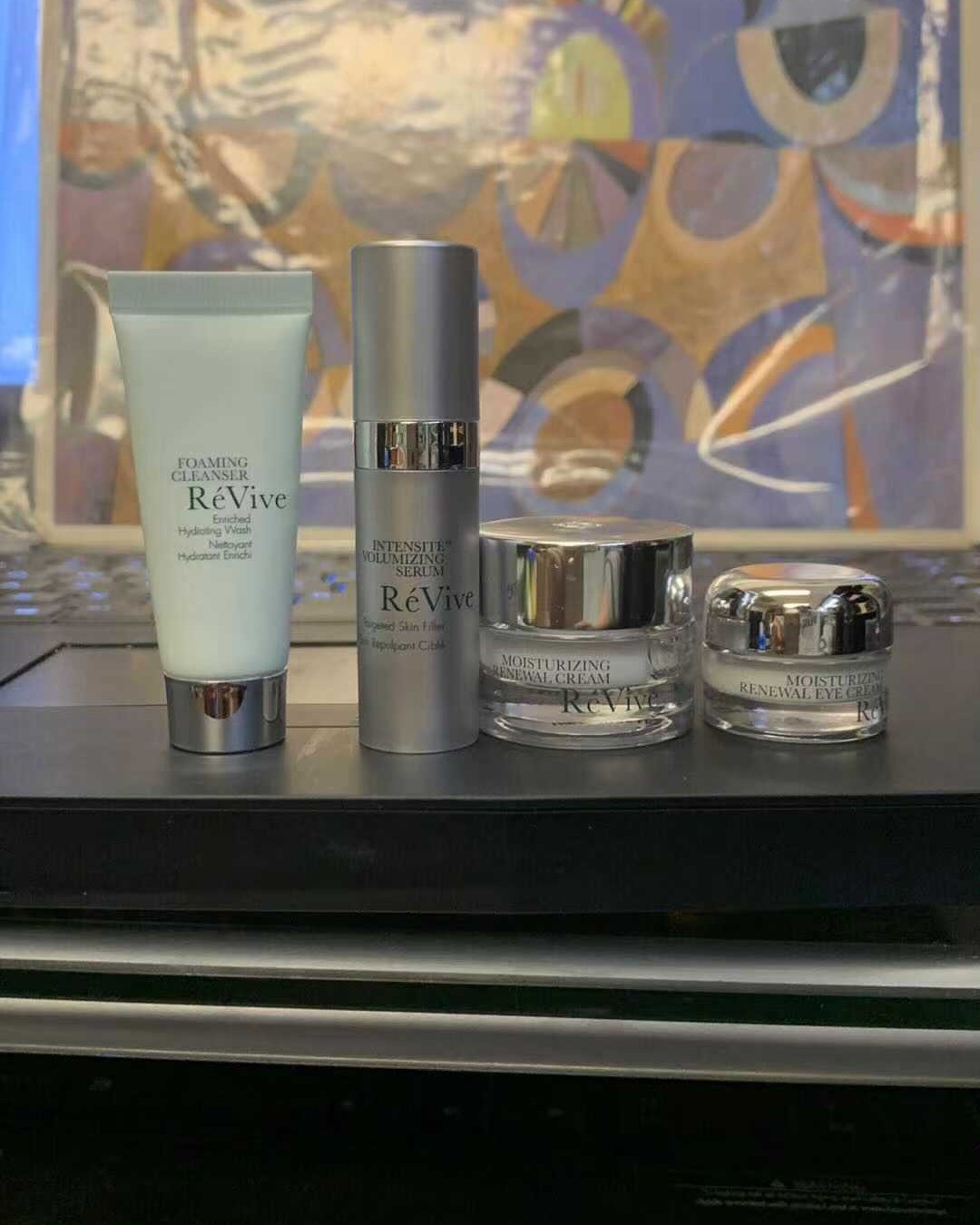 买了一堆revive小样！！！  我用了这款洗面奶，他泡沫丰