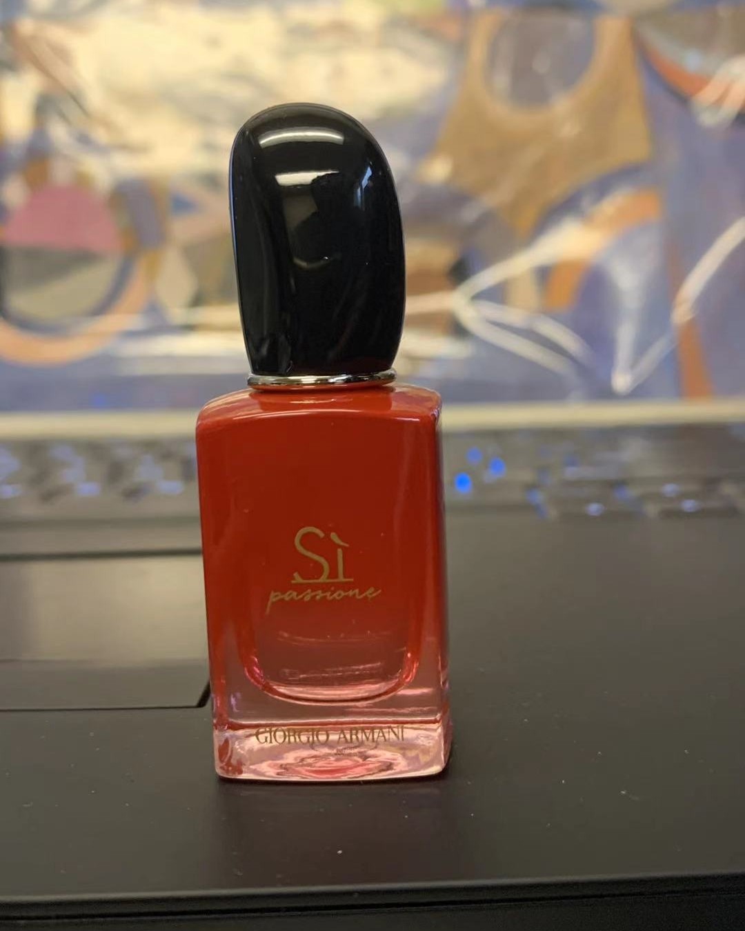 阿玛尼新款挚爱阿玛尼今年限量版红SI挚爱香水。 木调的花果香