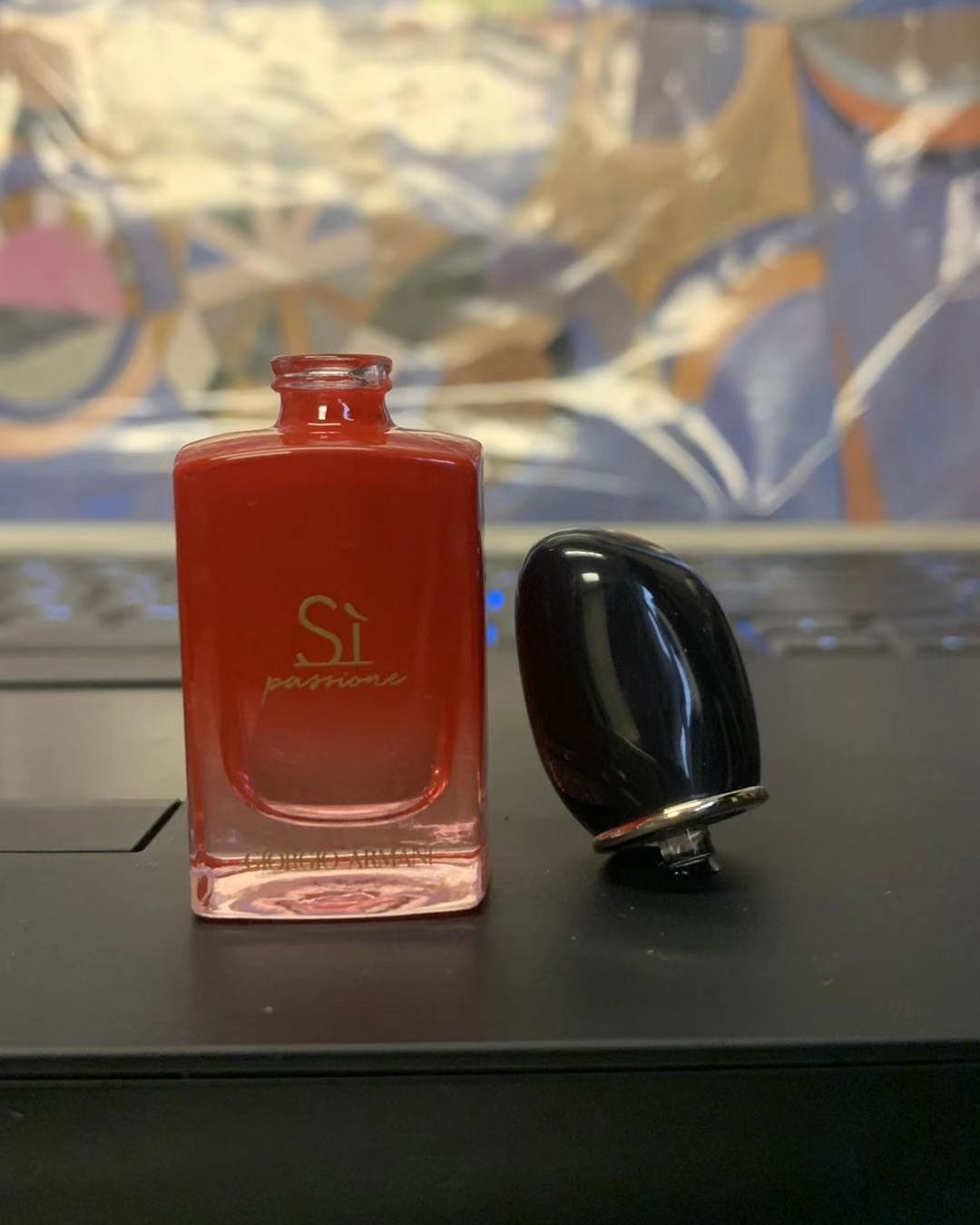 阿玛尼新款挚爱阿玛尼今年限量版红SI挚爱香水。 木调的花果香