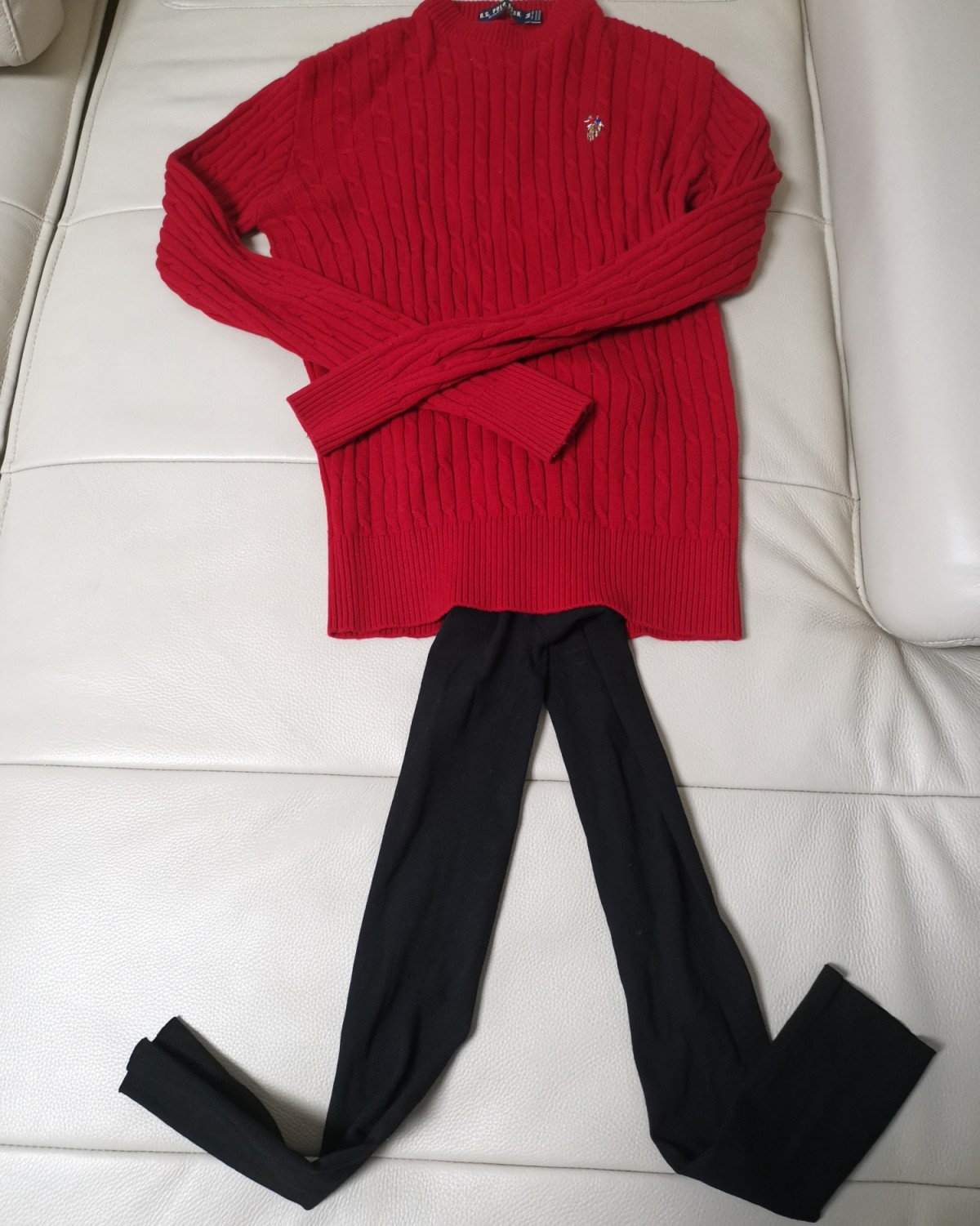 春季搭配攻略----红色毛衣  春天到，那么刚入春的时候，早