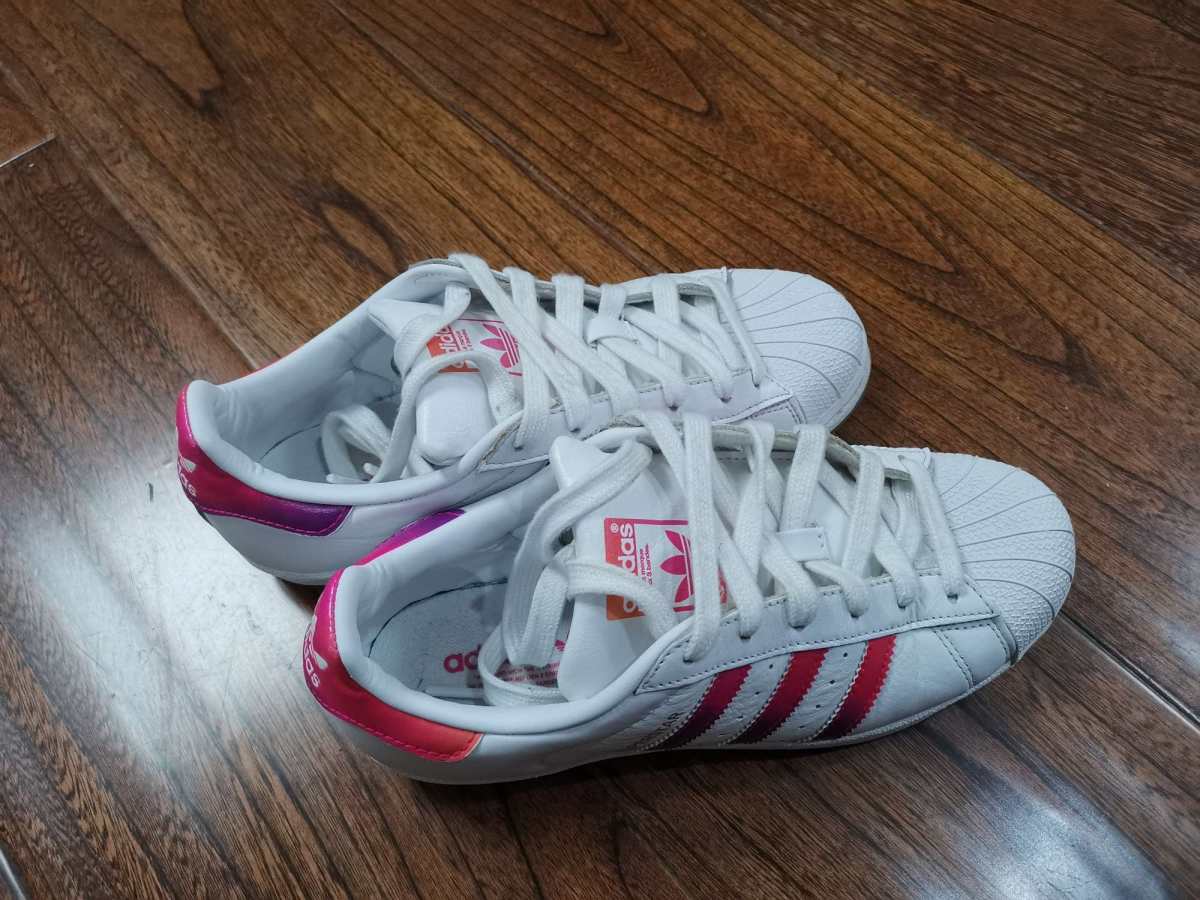 春季搭配攻略----粉色长款卫衣  春天，我一般会选择亮色的