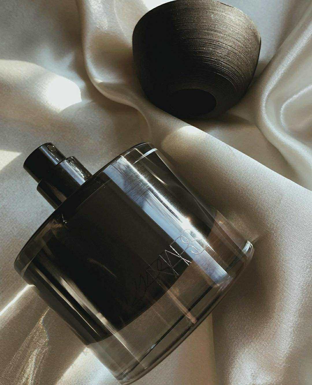 nars敢耀香水 香调: 前调:夏天清爽的栀子花，微甜 中调