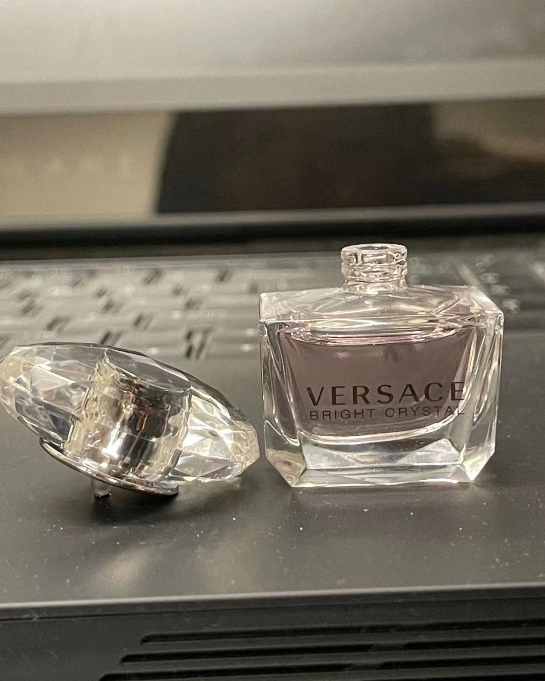 少女甜香| VERSACE范思哲晶钻每个女孩子都应该拥有一瓶