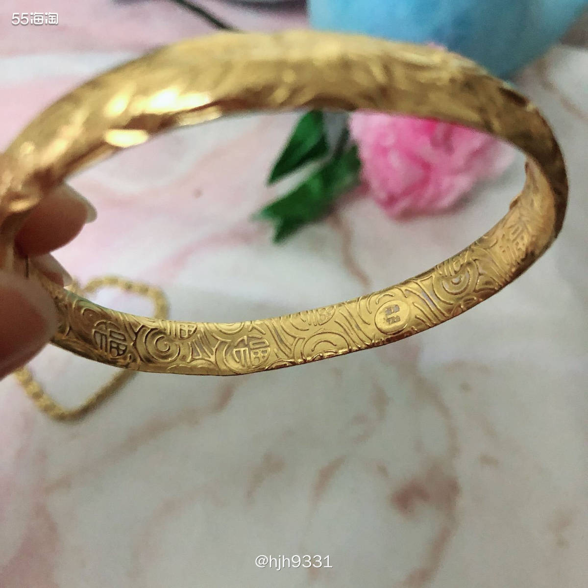 春季搭配攻略 ✨✨✨ 黄金饰品  黄金的优点：非常柔软，有延