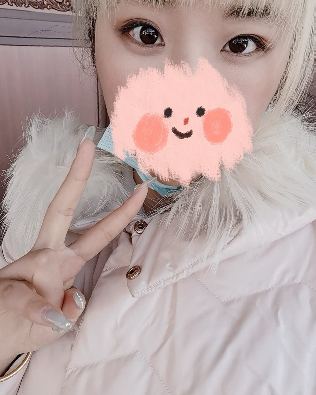 春季穿着搭配（十二） 永远都很喜欢的——朵以香槟色长款羽绒服