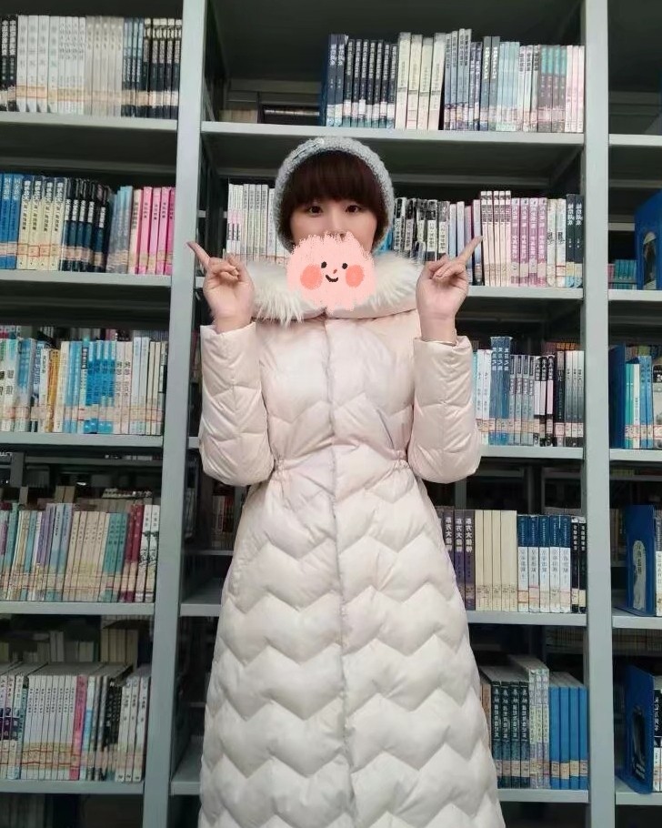 春季穿着搭配（十二） 永远都很喜欢的——朵以香槟色长款羽绒服