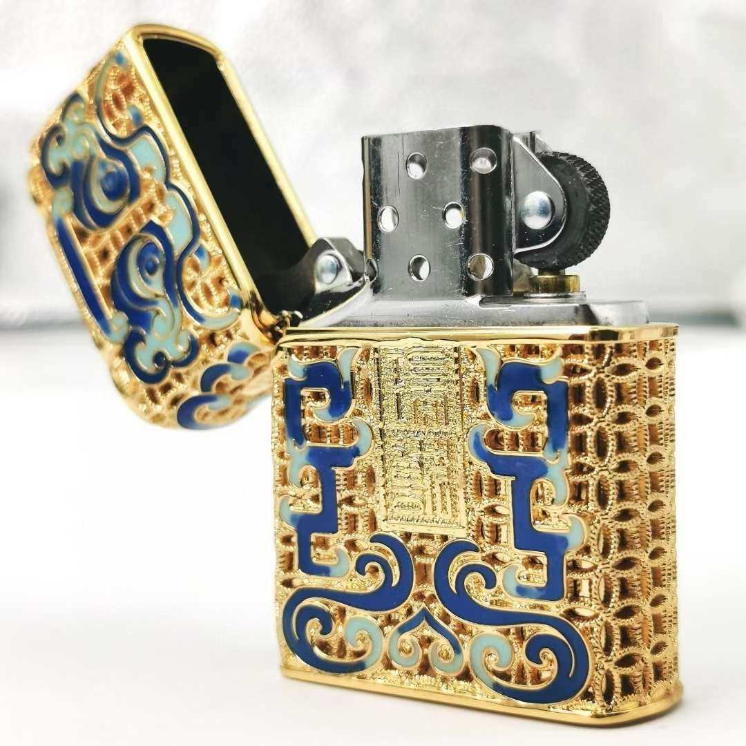 zippo打火机珐琅彩瑞兽镀金限量版  【拍品描述】zipp