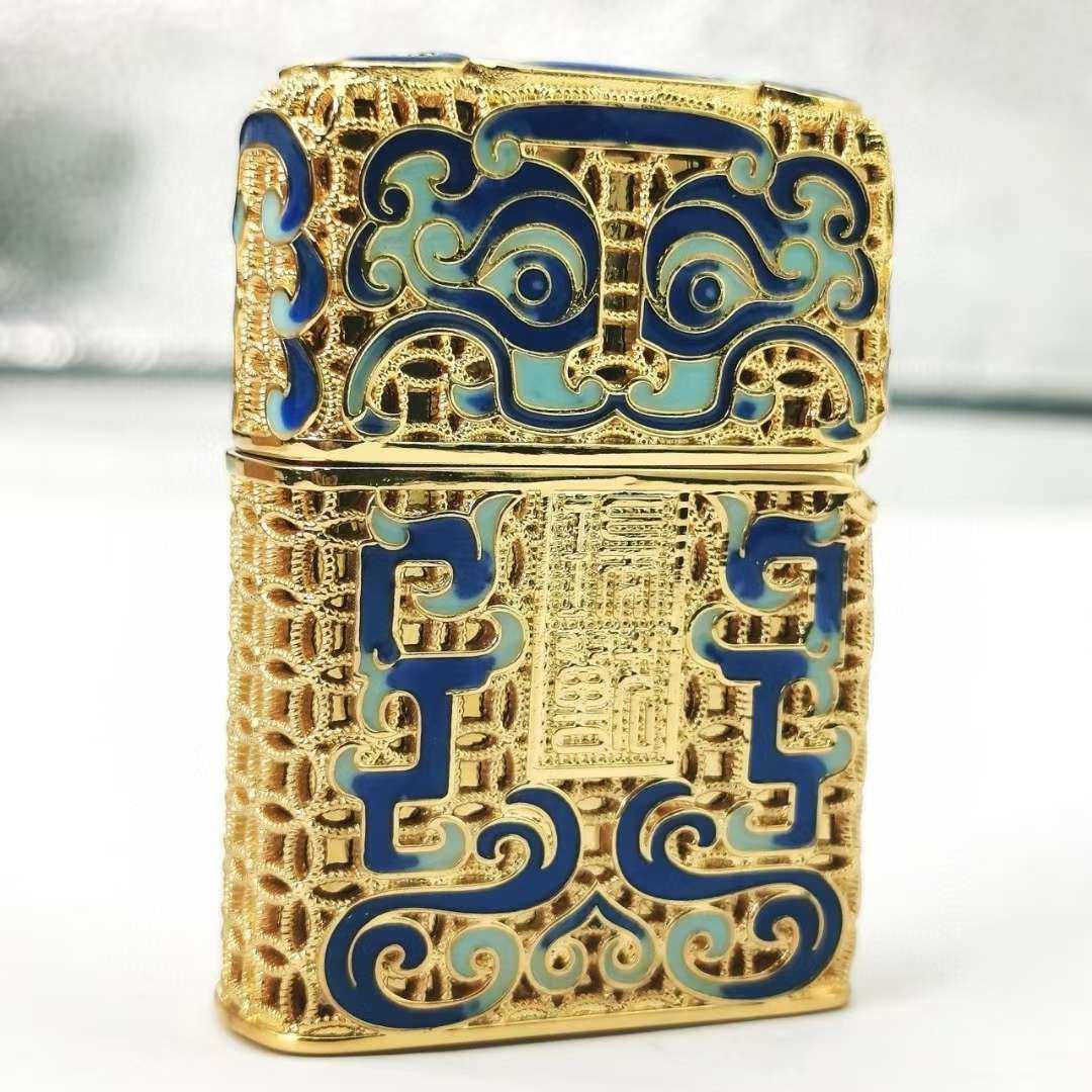 zippo打火机珐琅彩瑞兽镀金限量版  【拍品描述】zipp